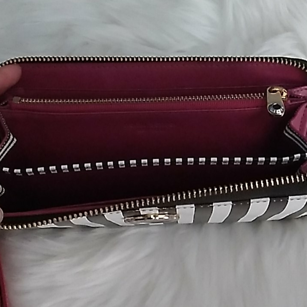 Rare Henri Bendel Centennial Wallet - Picture 5 of 7